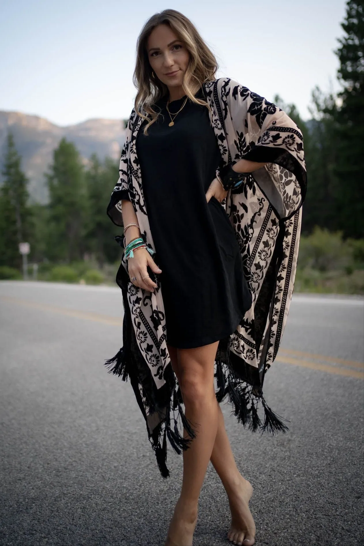 Crushin' On You Velvet Kimono - Black