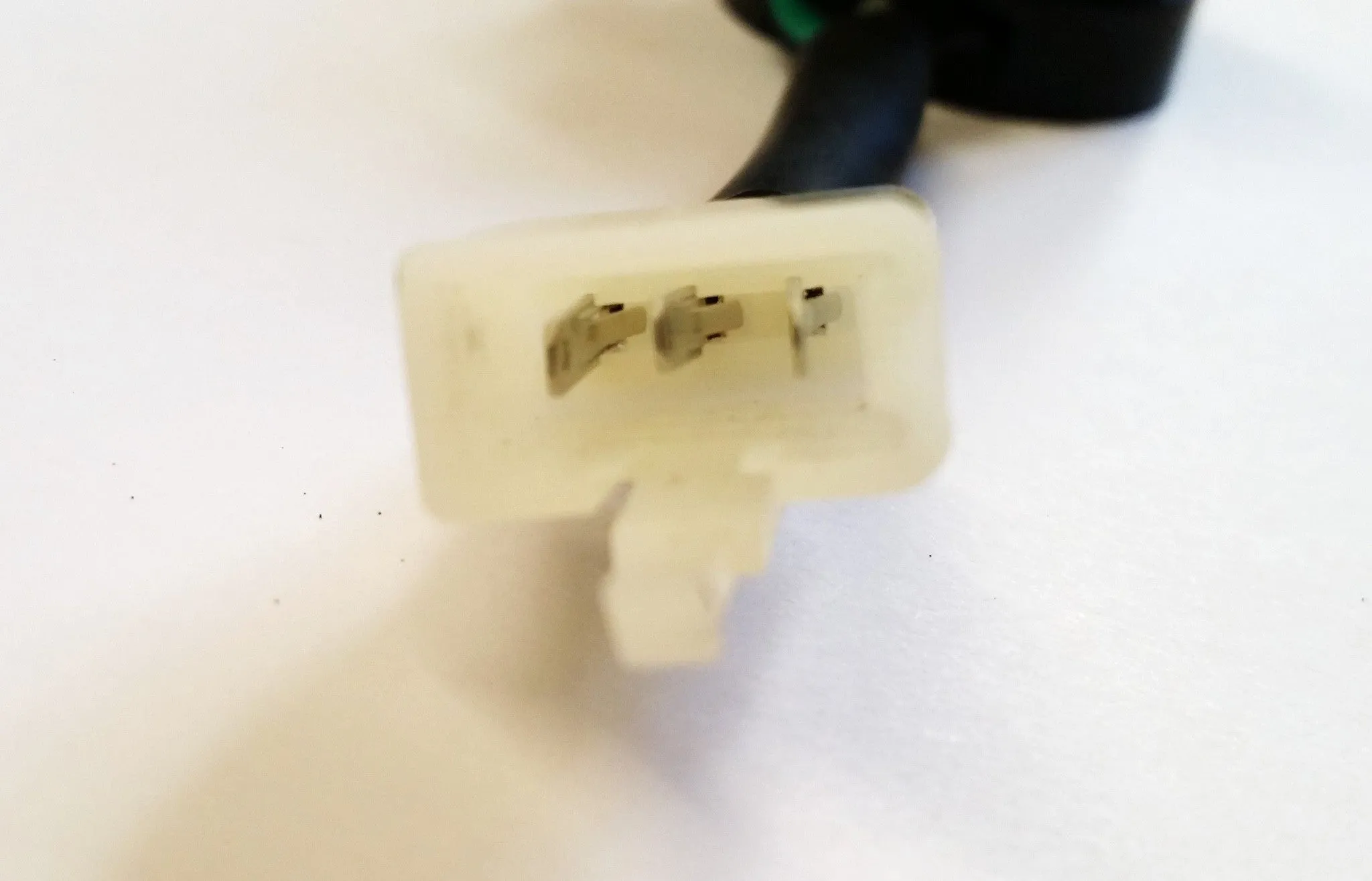 LIN19 GY6 3 PIN INDICATOR FLASHER FLASH RELAY MOPED / SCOOTER / BIKE 50CC 12V 10A
