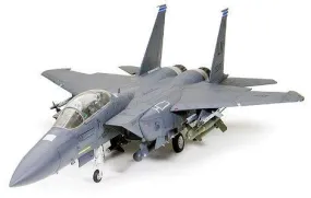 Tamiya 60312 F-15E Strike Eagle Bunker Buster 1/32 Model Kit