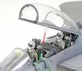 Tamiya 60312 F-15E Strike Eagle Bunker Buster 1/32 Model Kit