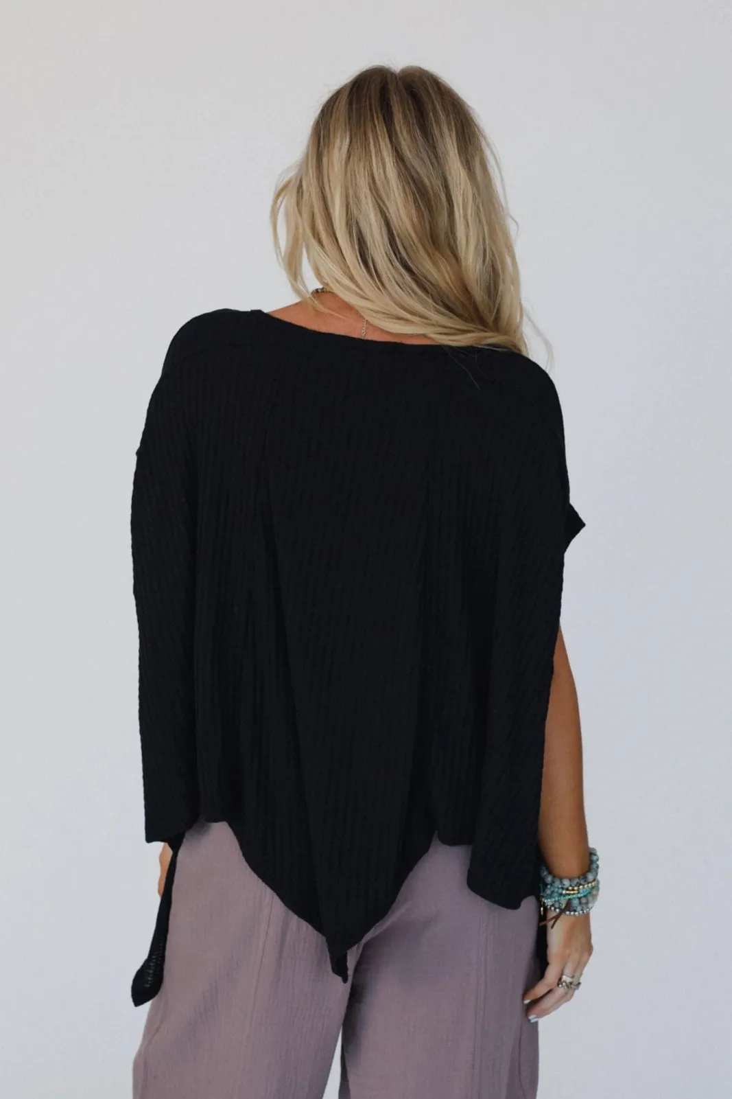 The Nest Everleigh Textured Tunic Top - Black