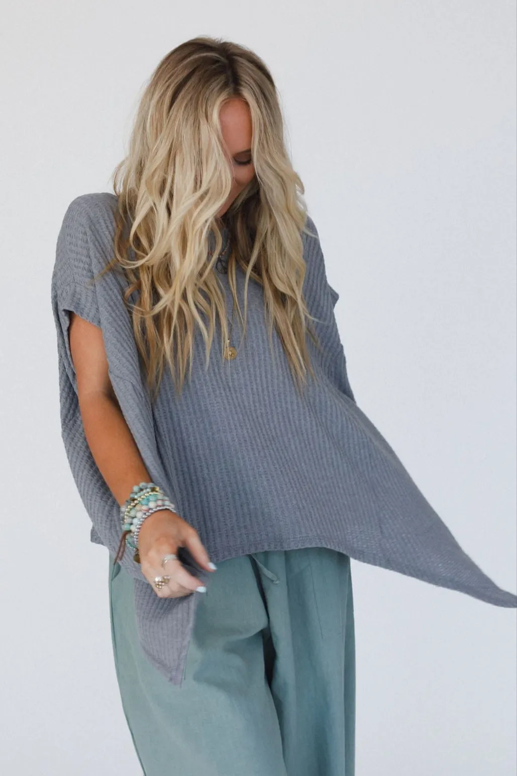 The Nest Everleigh Textured Tunic Top - Heather Gray