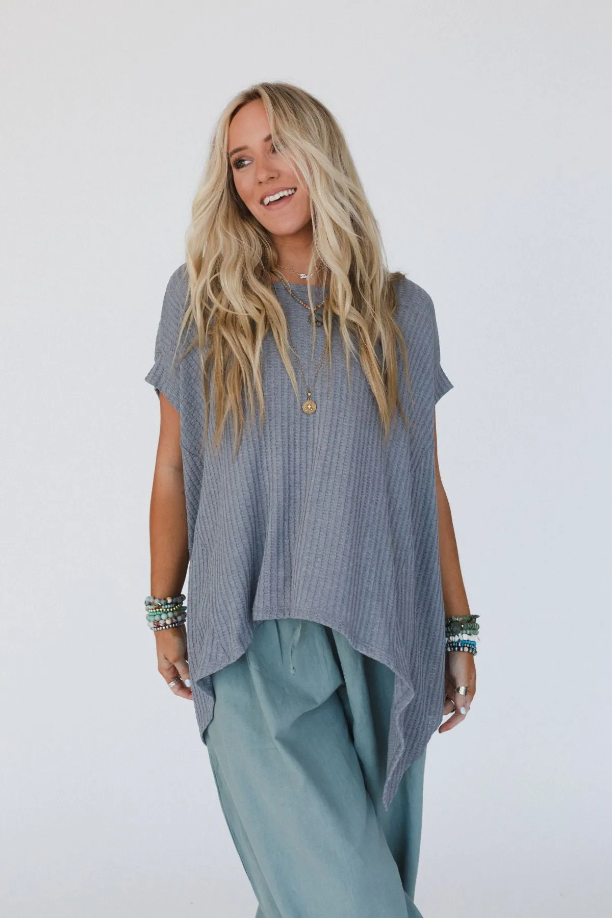 The Nest Everleigh Textured Tunic Top - Heather Gray