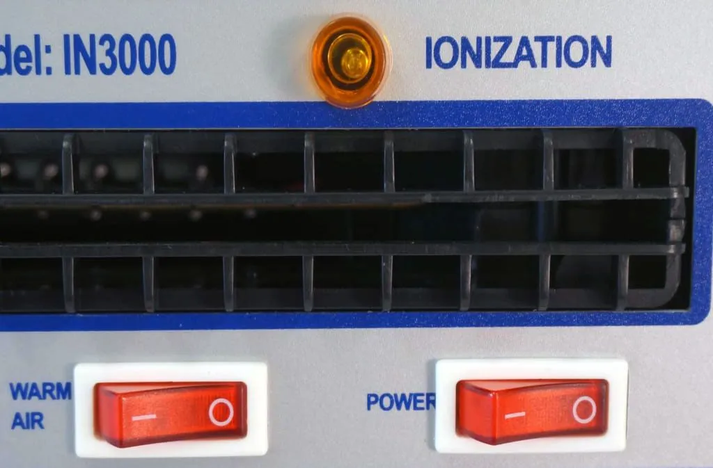 Transforming Technologies IN3000 CrossFLOW&trade; Wide Coverage Benchtop Ionizing Blower with Heater, 100/240V